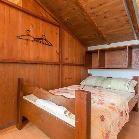 Feriehus House Tvrdica Tkon